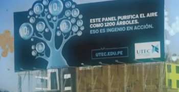 A limai belvárosban üzemeltetett levegőtisztító hirdetőtábla 1200 fa munkáját végezte el